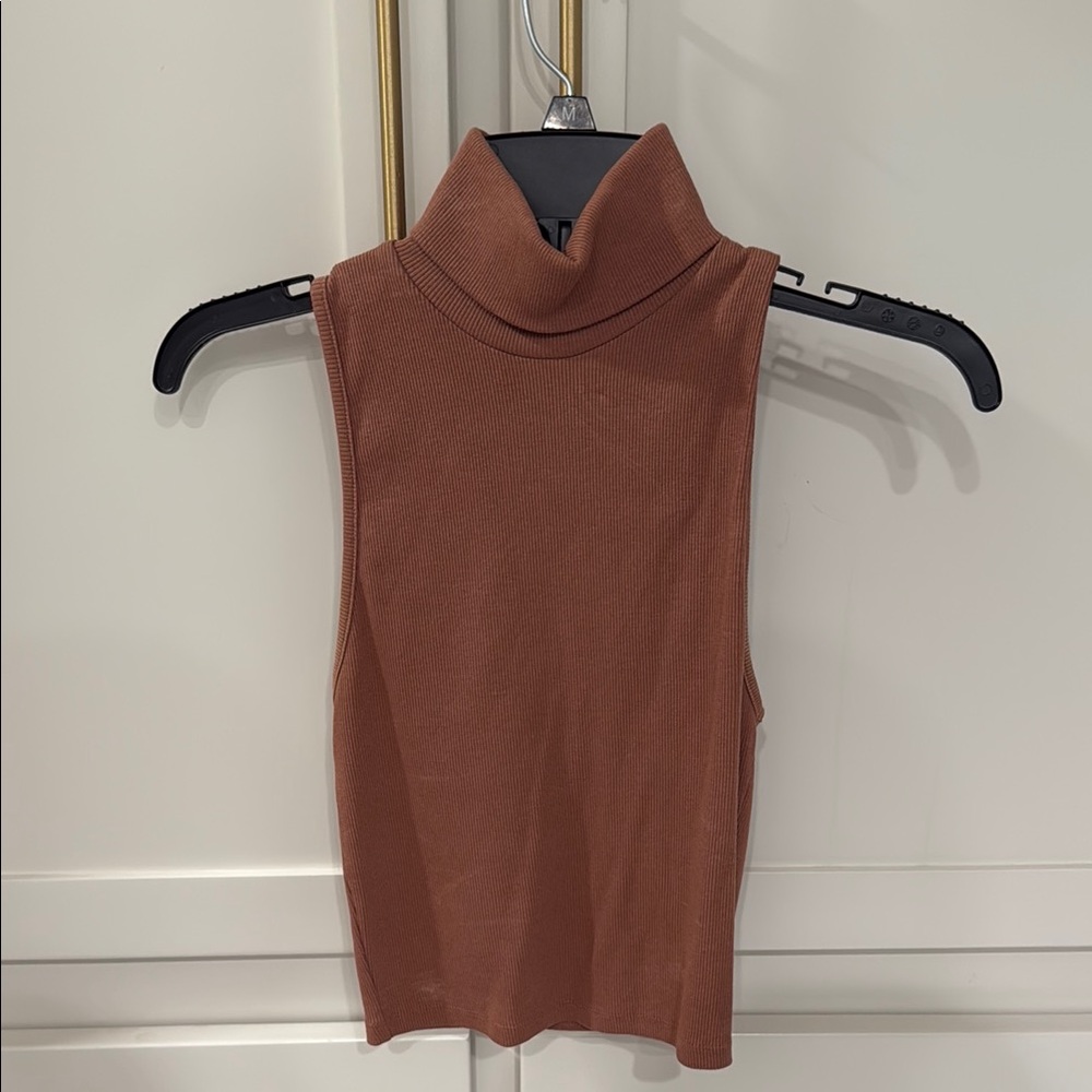 ZARA Ribbed Tank - Picture 2 of 3